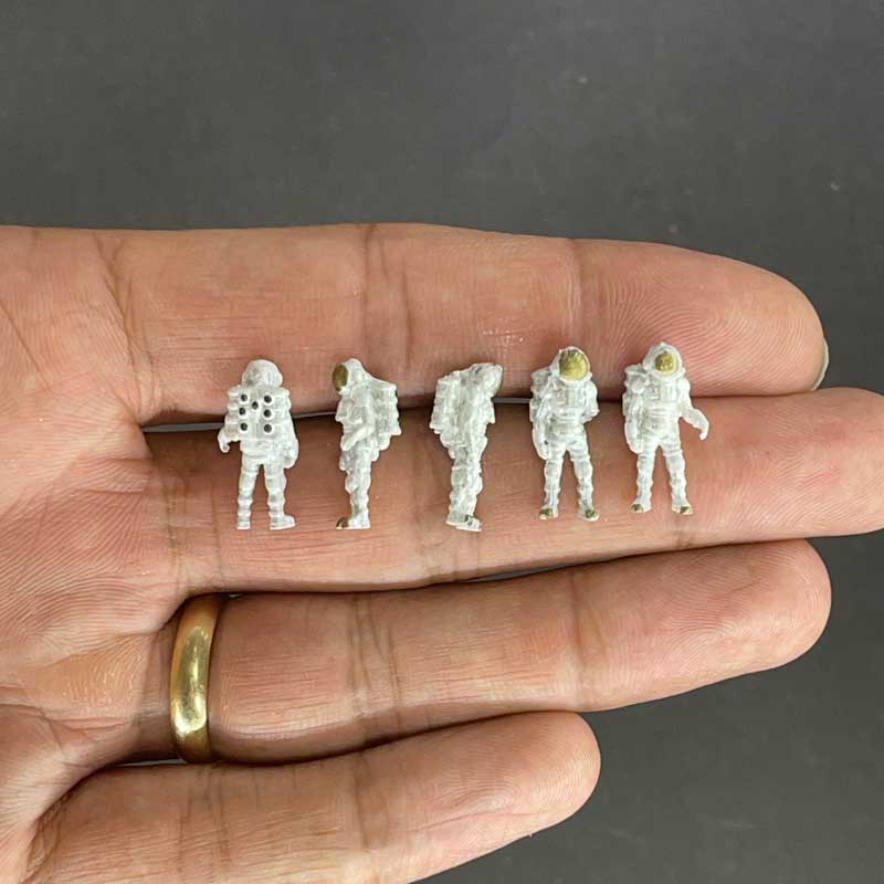 ماکت آدمک فضانورد لاغر